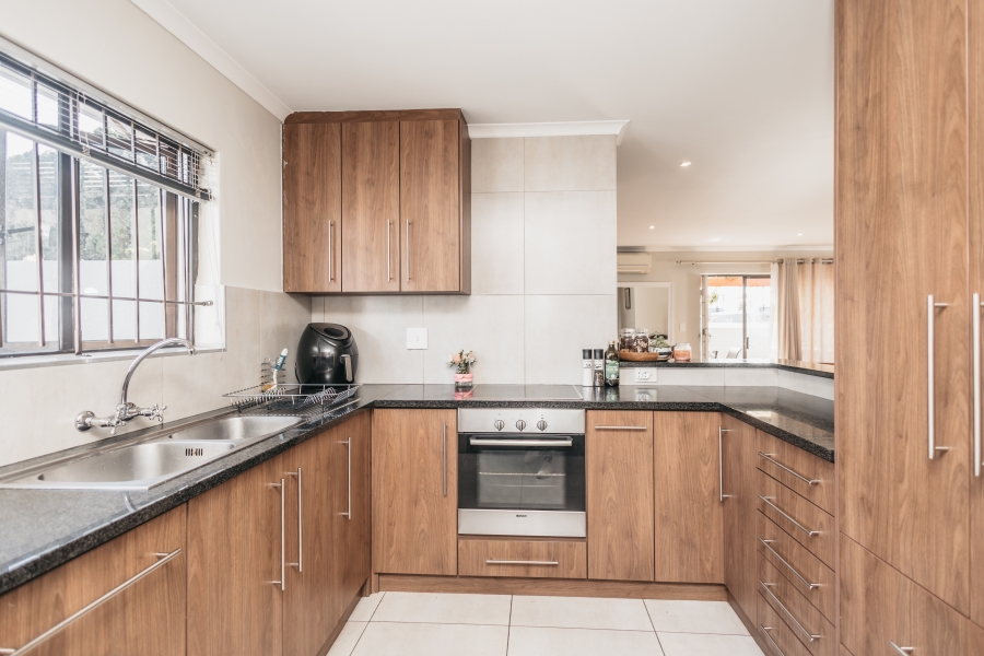 To Let 2 Bedroom Property for Rent in Ridgeworth Western Cape